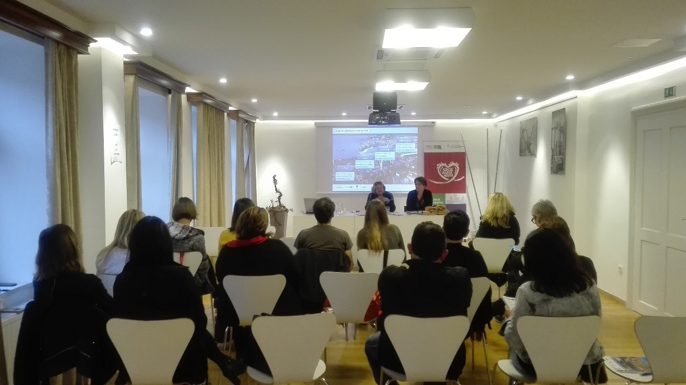 Danes je v prostorih Mestne hiše Brežice potekala delavnica na temo modela Town Centre Management, ki ji je prisostvovalo 14 udeležencev. Danes je v prostorih Mestne hiše Brežice potekala delavnica na temo modela Town Centre Management, ki ji je prisostvovalo 14 udeležencev.