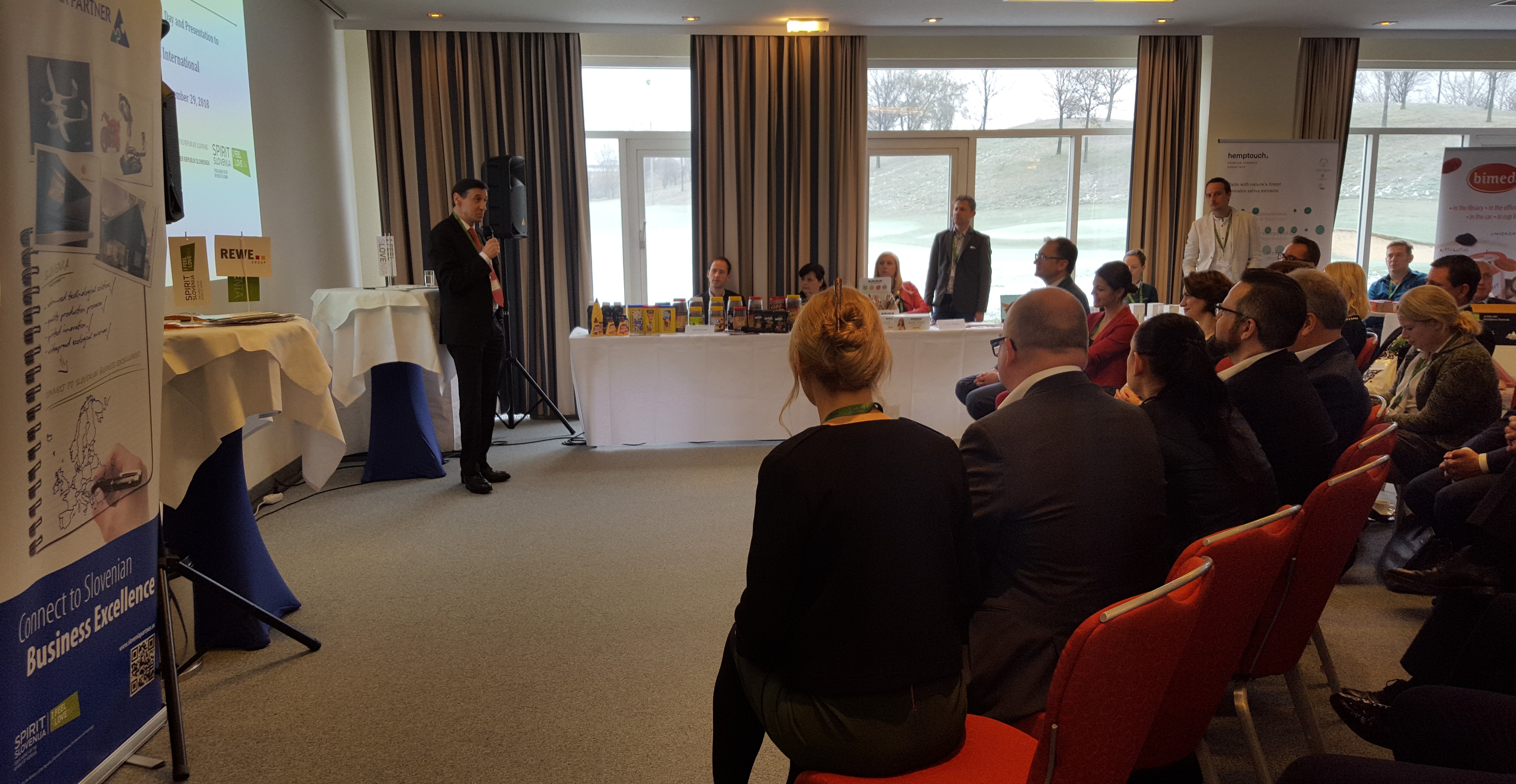 Danes je na Dunaju potekal Dan slovenskih dobaviteljev, na katerem je 30 slovenskih podjetij predstavljalo svoje izdelke trgovski skupini REWE v Avstriji.